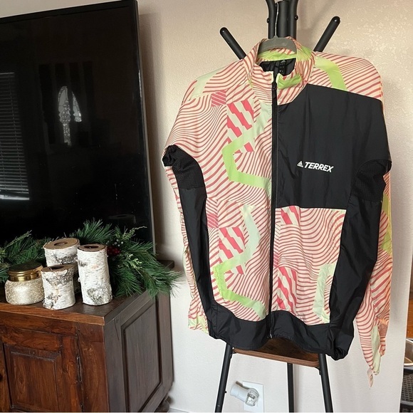 Adidas Men's Terrex Trail Wind Jacket - Size Small, New Without Tags - Picture 1 of 8